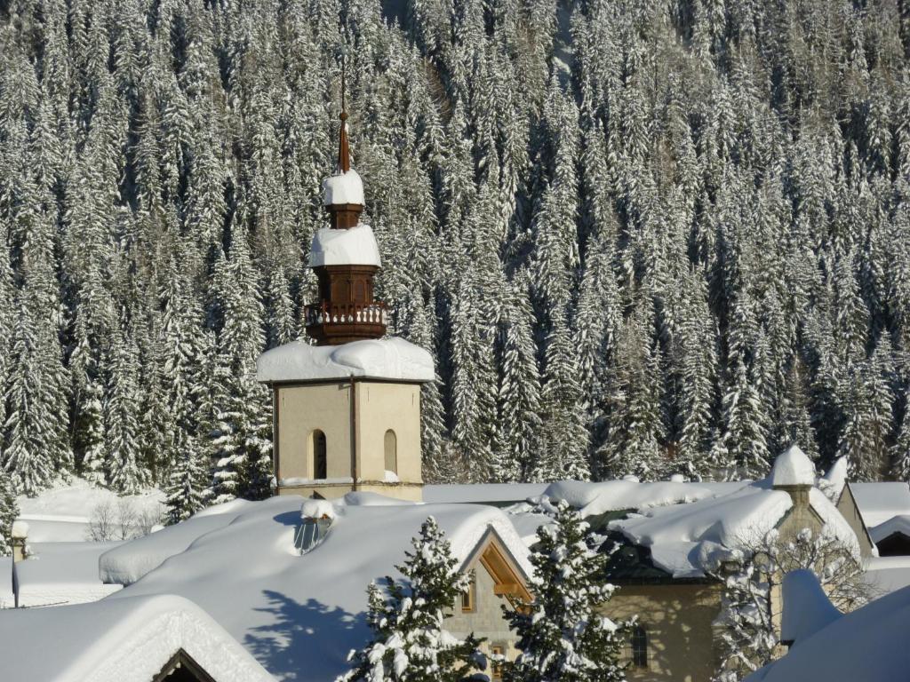 Hotel Restaurant La Couronne Шамони Екстериор снимка