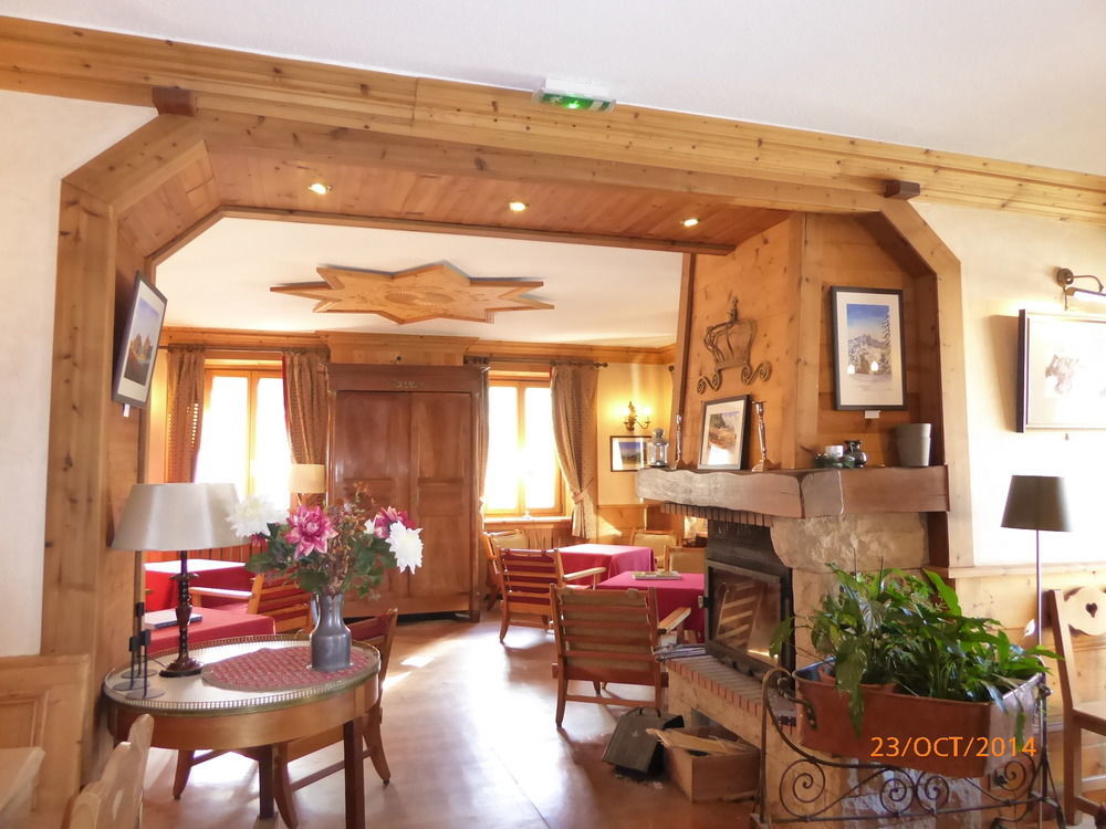 Hotel Restaurant La Couronne Шамони Екстериор снимка
