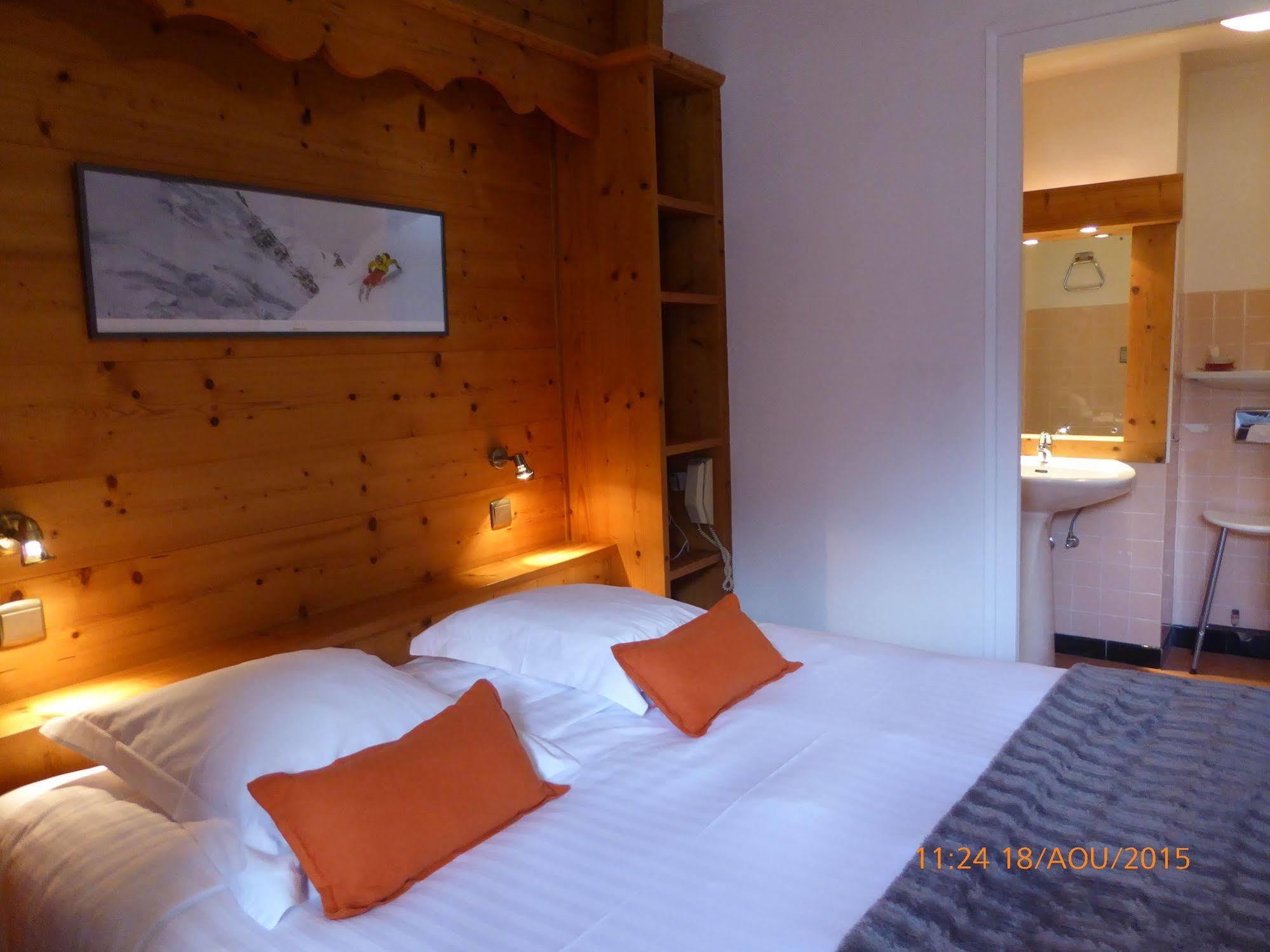 Hotel Restaurant La Couronne Шамони Екстериор снимка